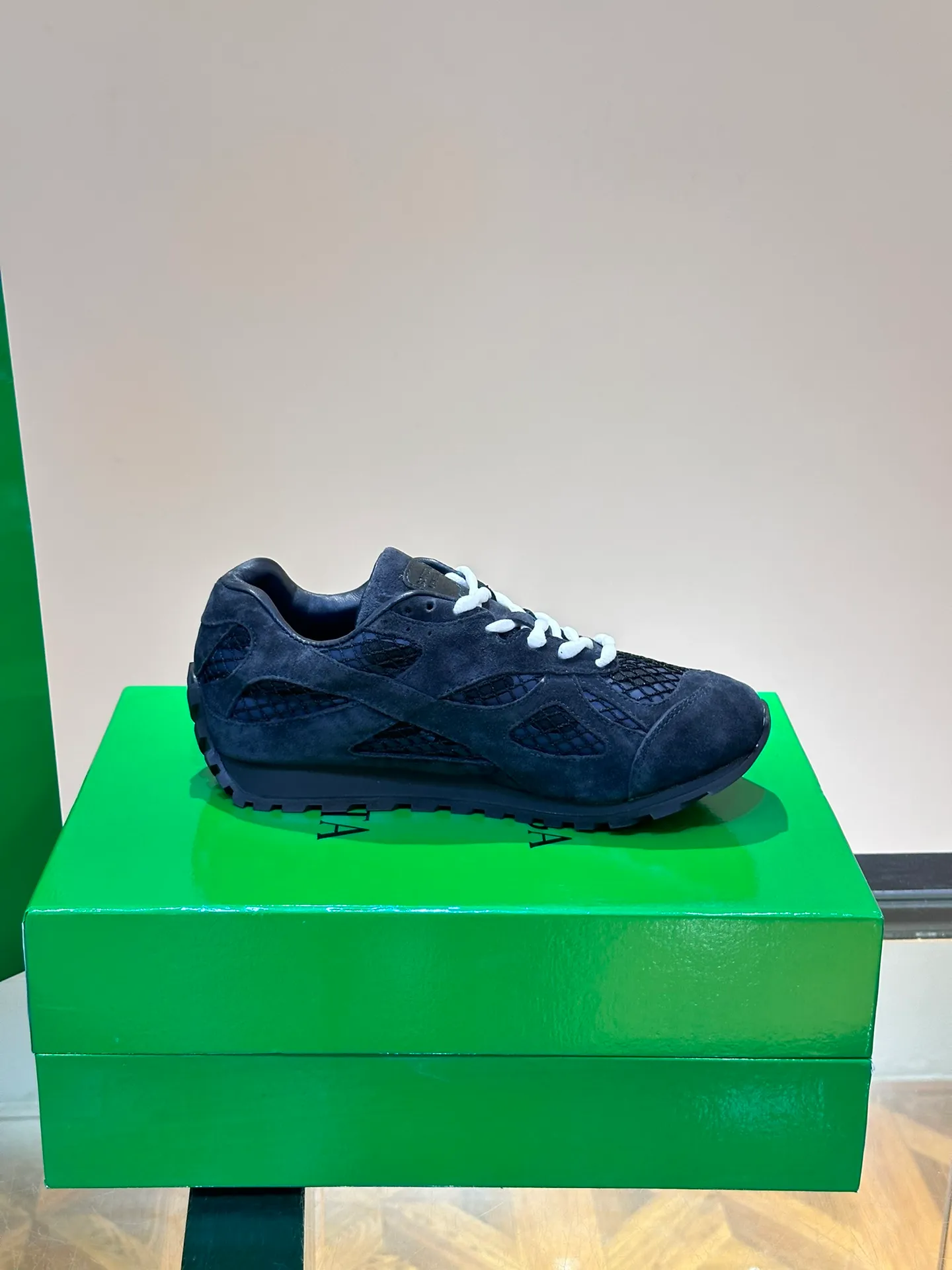 p640 "Bv" new orbit👫 casual sneakers for couples, the retro style of the millennium is so handsome, a super cool fashion item, the most important thing is that it feels incomparably comfortable on the feet, and the design style is also perfect. It will definitely be the one you wear most in daily life, original development, high quality presentation! Size: 35-45 (men’s size 38.45 customized)